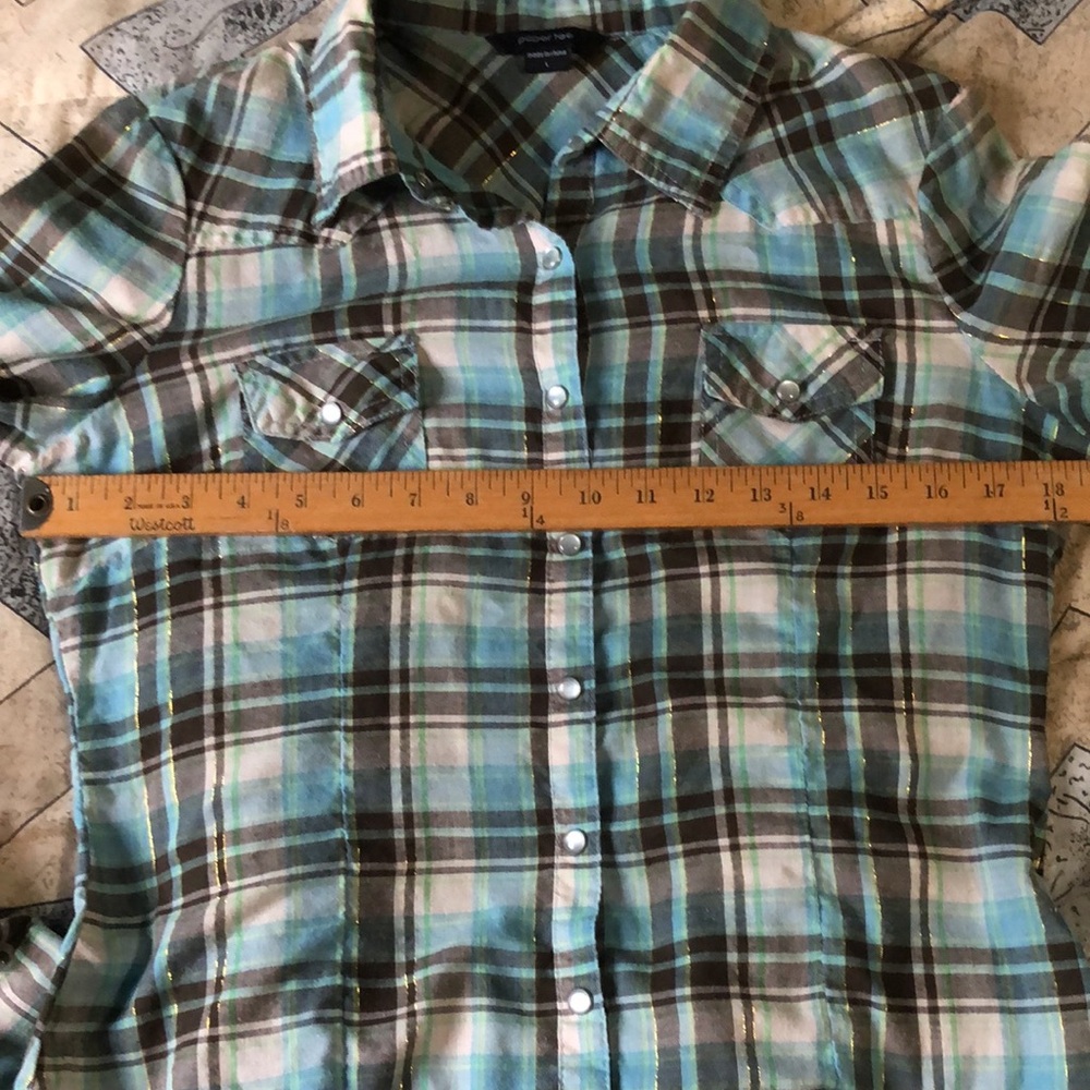 Paper tee sz Large Juniors. Plaid Button-Up Shirt cream, teal, brown